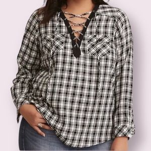 Torrid Lace Up Front Long Sleeve Black & White Plaid Top Size 1X / 14/16